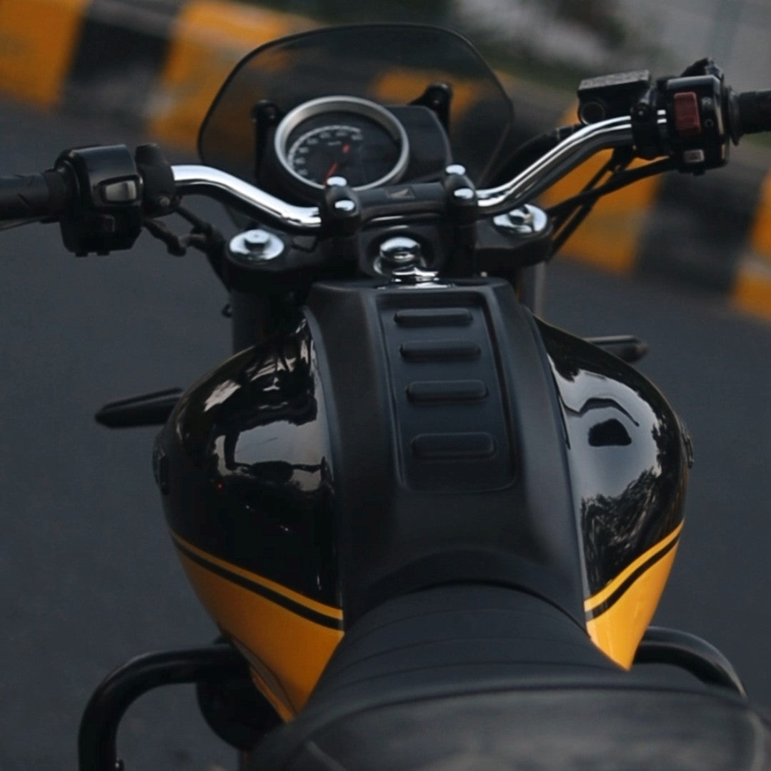 Honda Hness CB350 Tank Protection | Best Tank Pad Cover | Tank Scratch Protection | Modified Looks | Saiga Parts Modification Accessories |