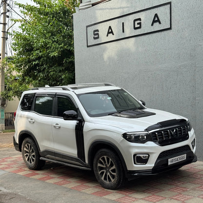 Gloss Black Modification Body Kit for Everest White Scorpio N