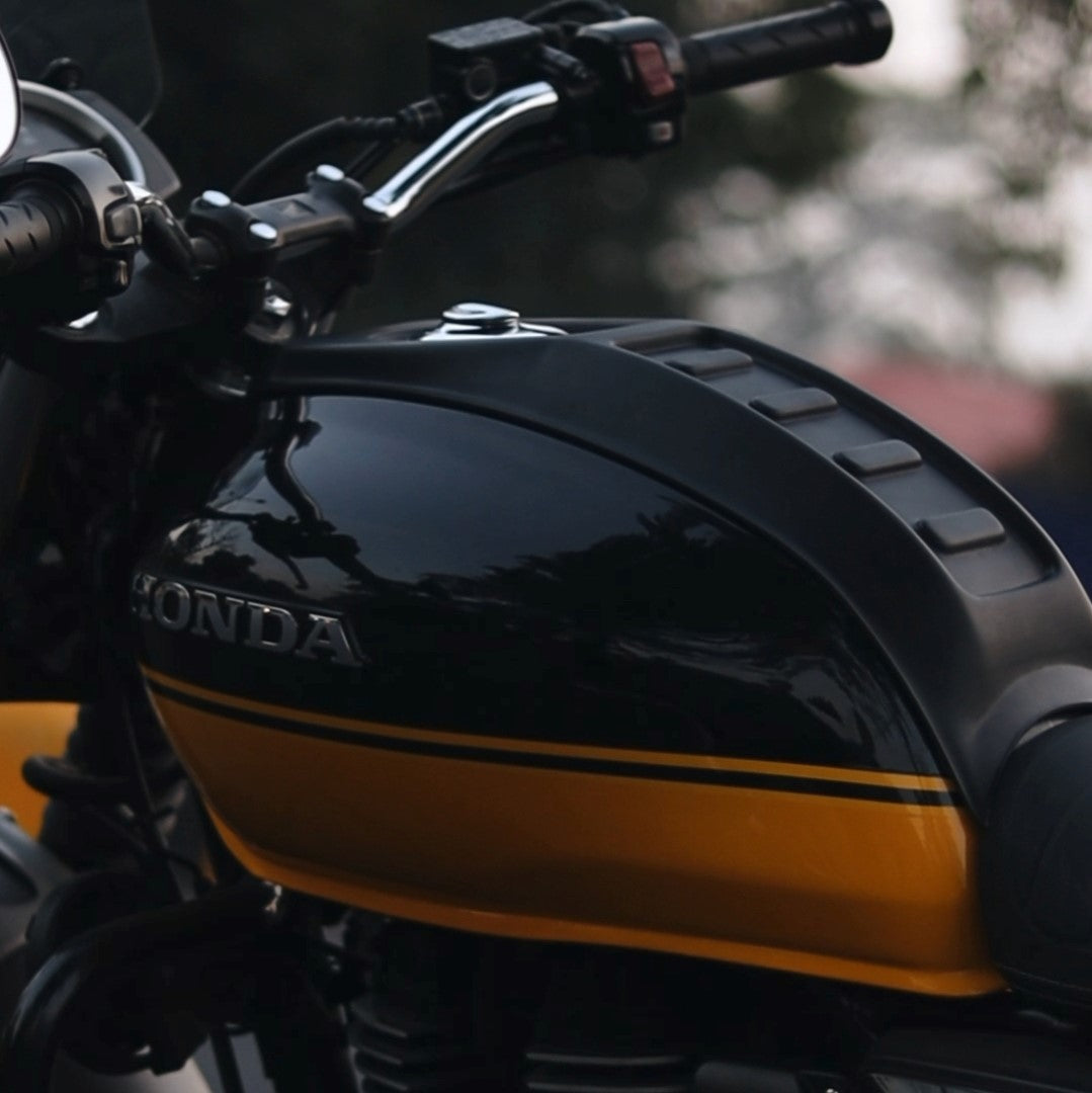 Honda Hness CB350 Tank Protection | Best Tank Pad Cover | Tank Scratch Protection | Modified Looks | Saiga Parts Modification Accessories |