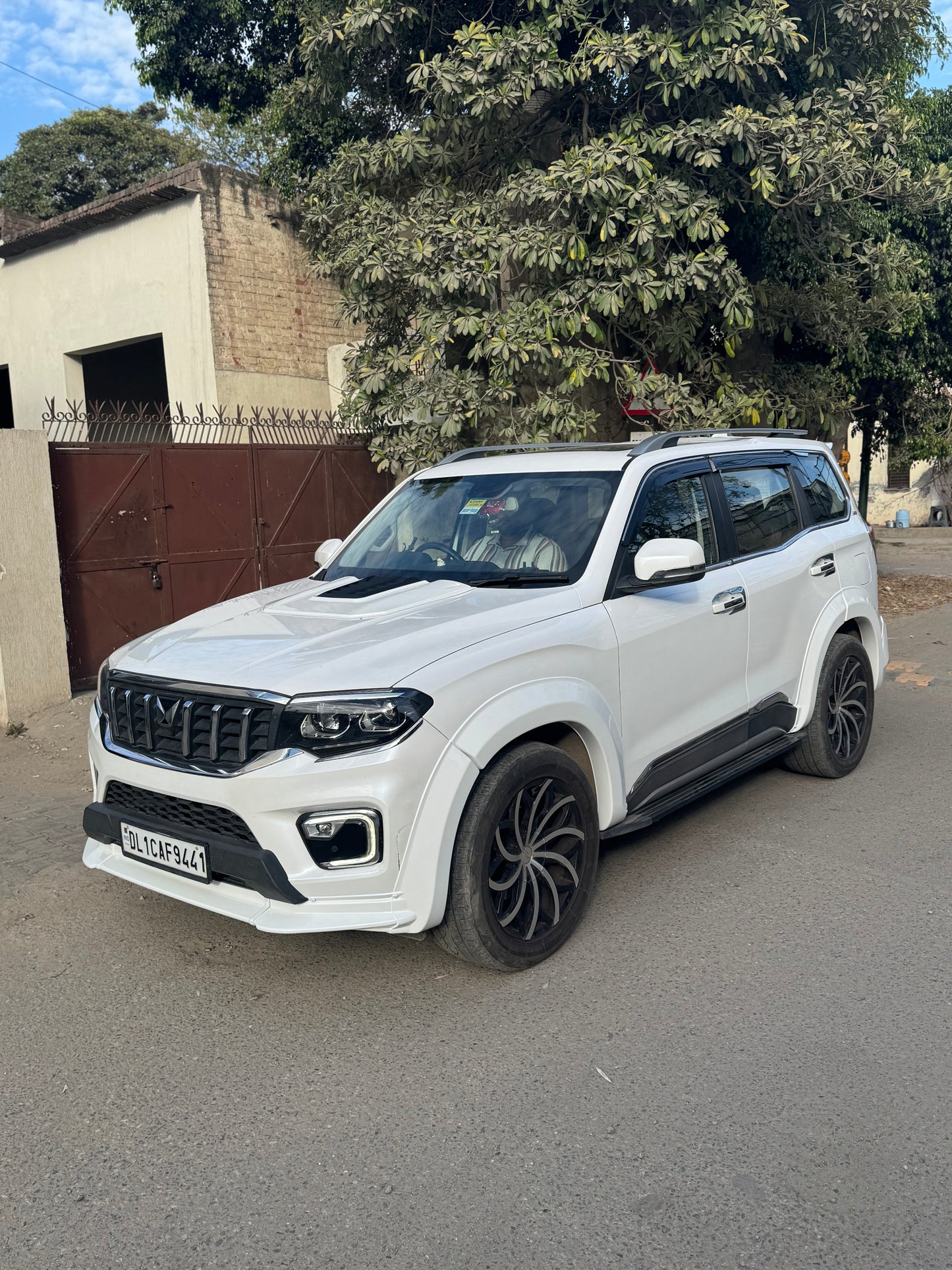 GTLine + Widebody Modification Full Combo for Scorpio-N (Everest White)