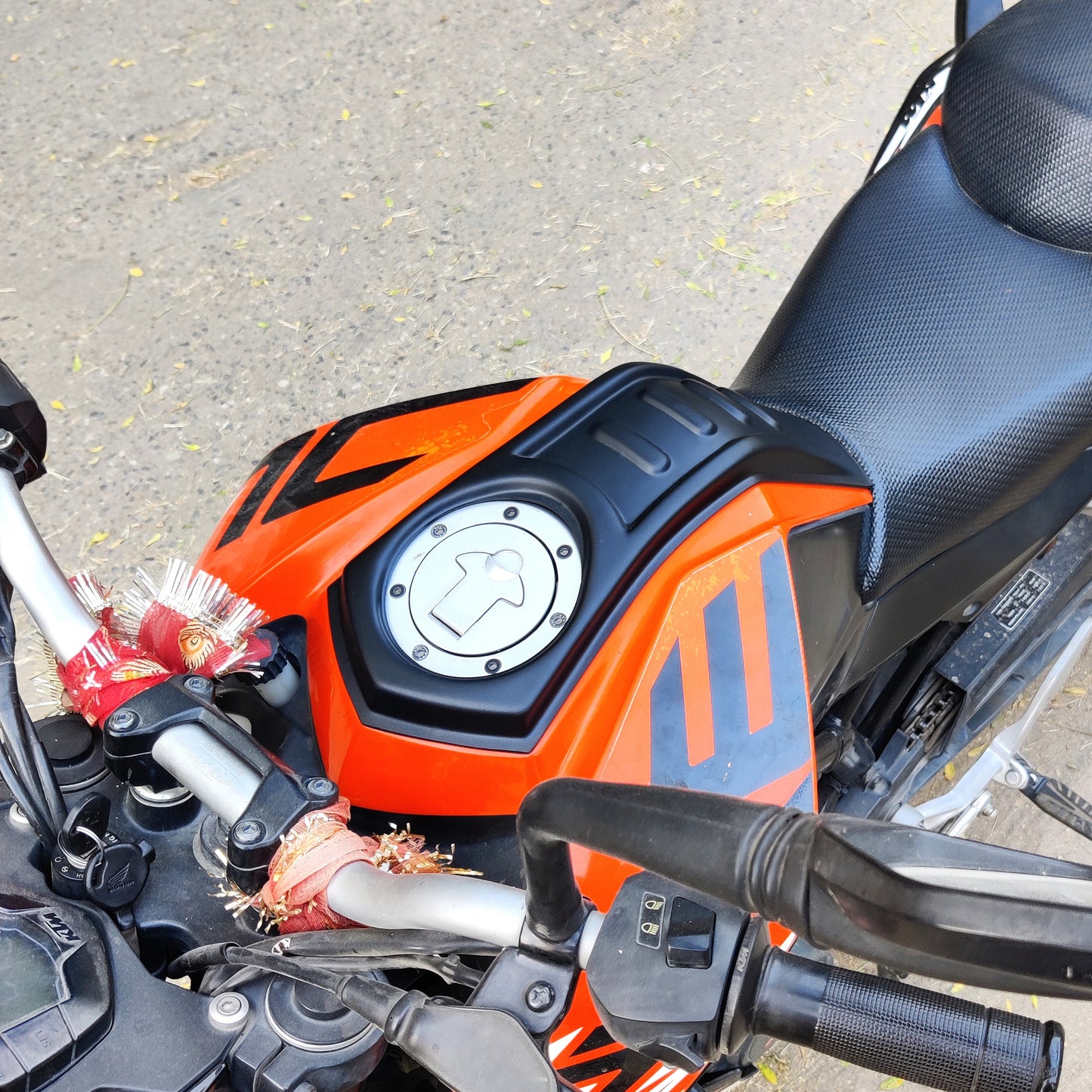 TankTie for KTM Duke (1st Gen)