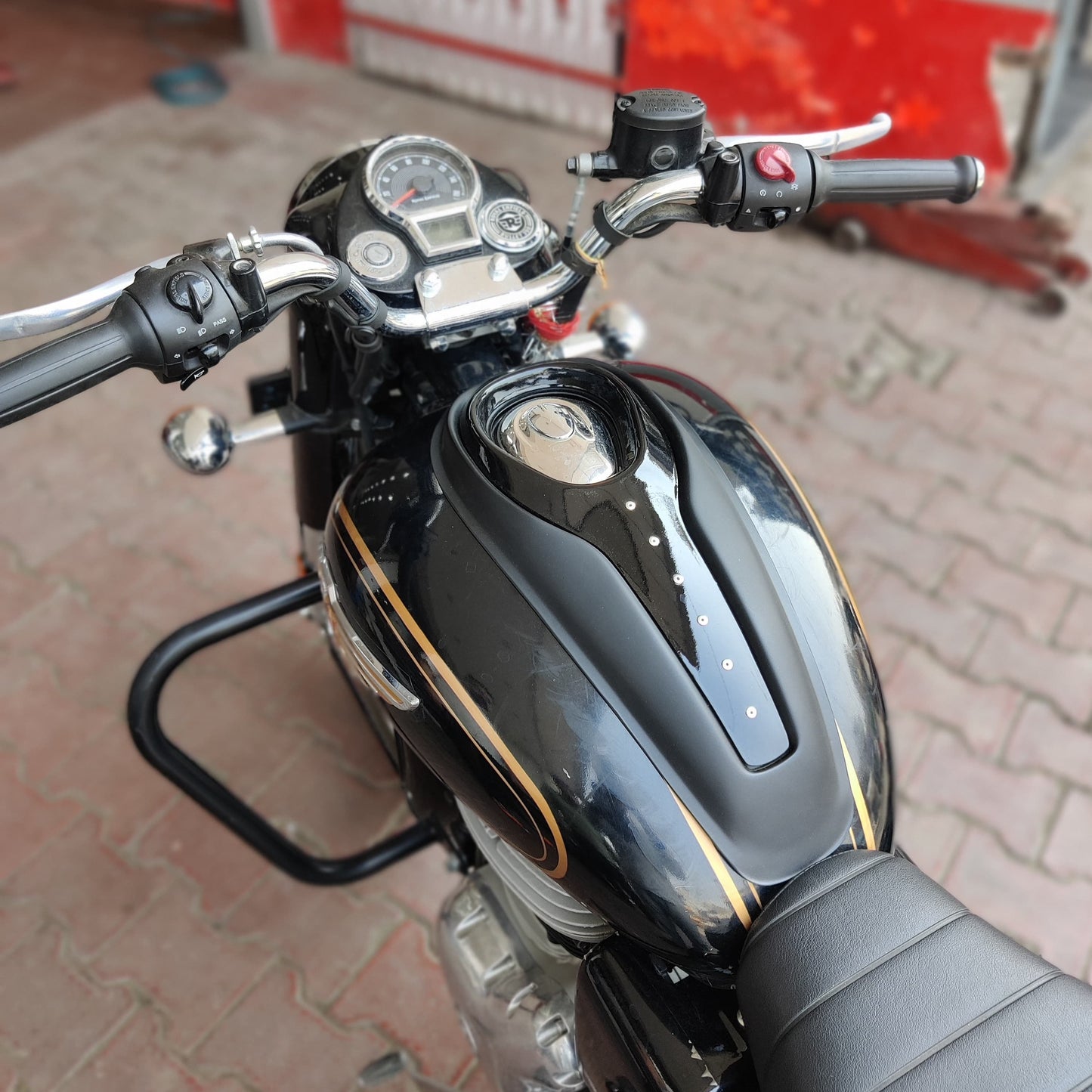 TankTie for Royal Enfield Bullet 350 Reborn (Latest Gen.)