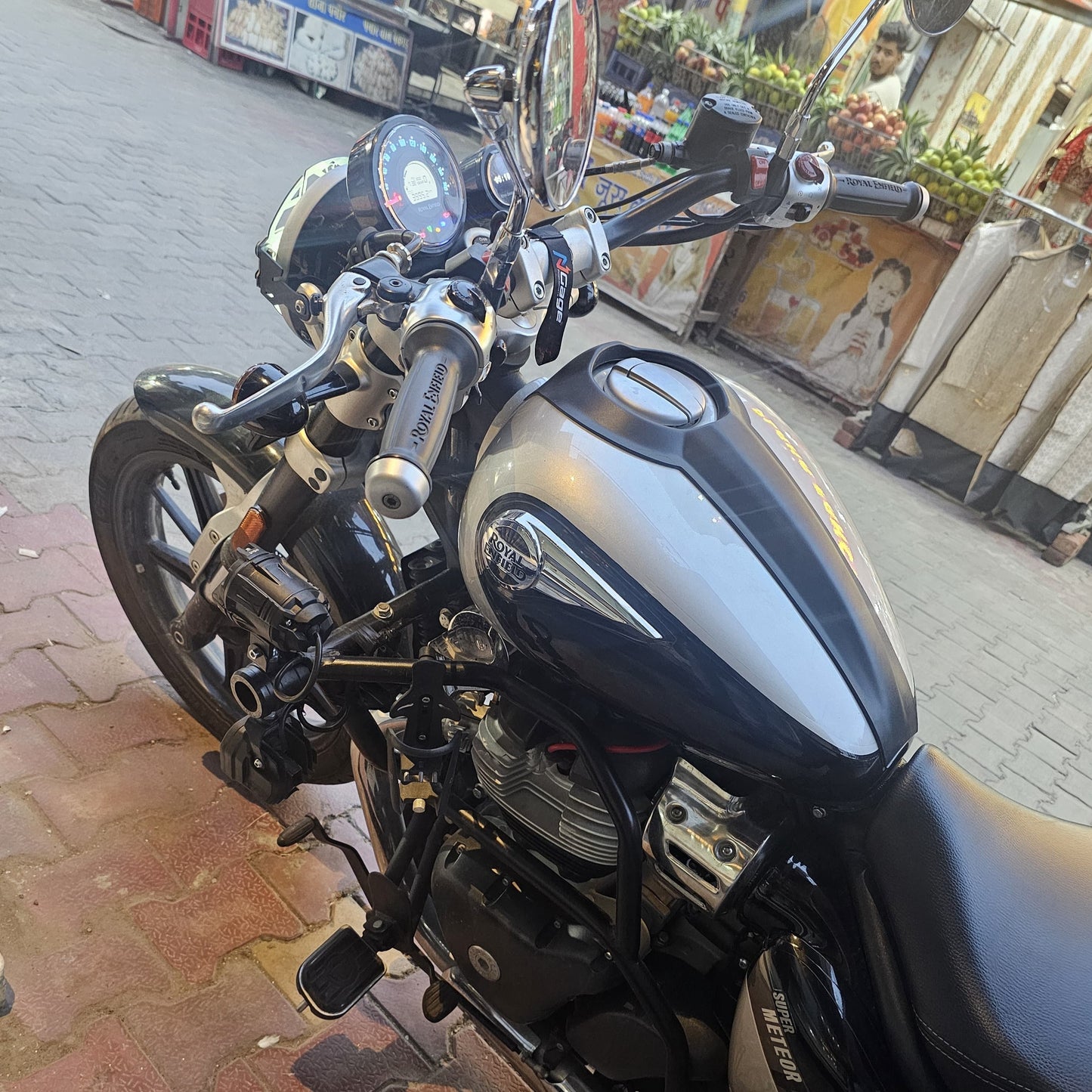 Royal Enfield Super Meteor 650 Accessories | Modification | Modified | Tank Pad | Tank Cover | Tank Protector | Tank Protection