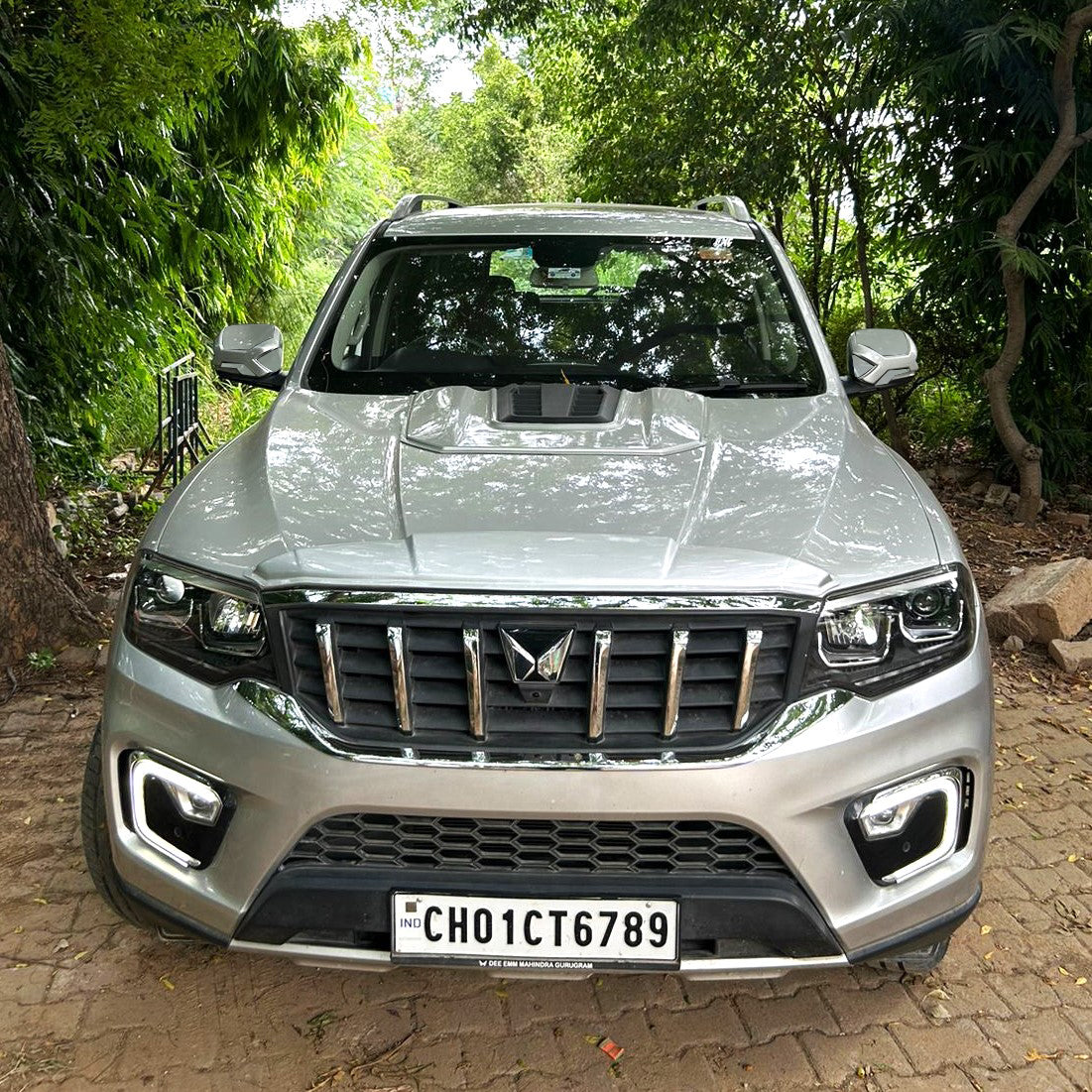 Level-1 Modification Body Kit Combo Set of 6 Parts: HoodScoop DoorDrip RVM Covers Upper Spoiler Lower Spoiler Louver Covers Scorpio N Modified Accessories