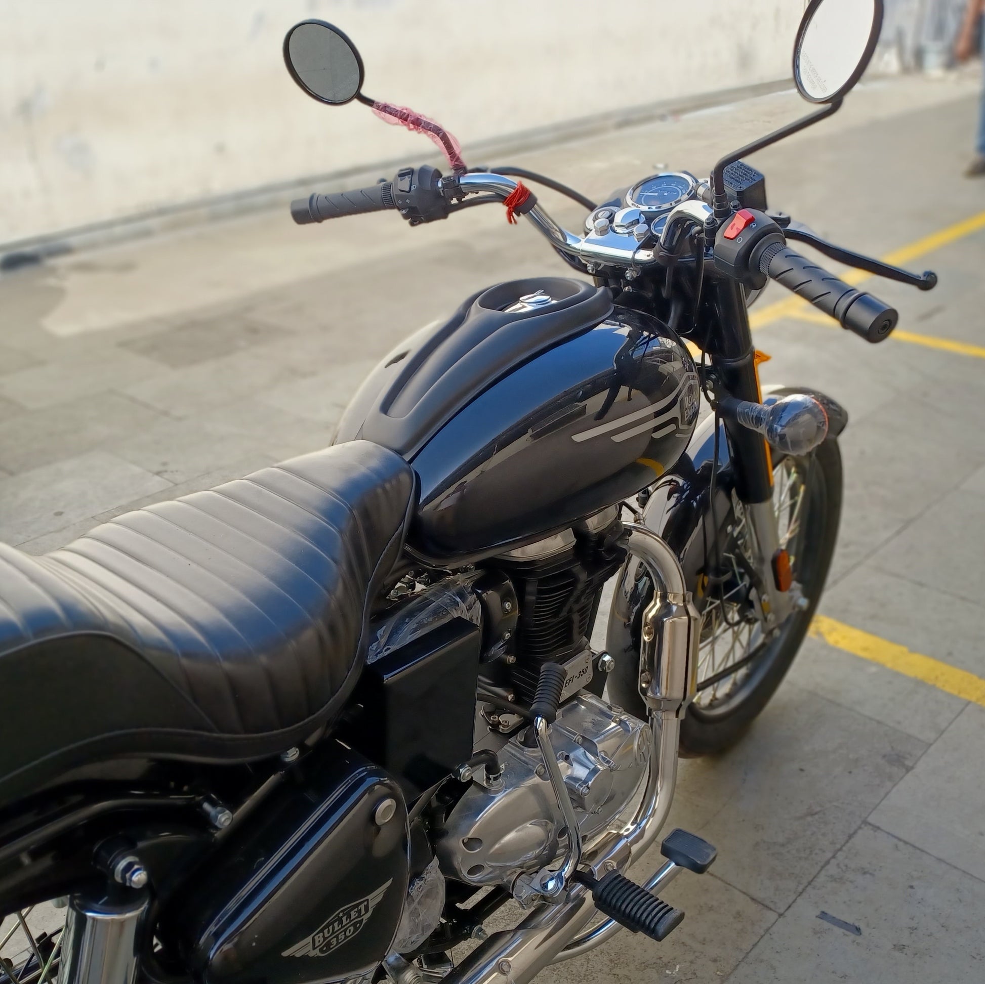 Royal Enfield Bullet Tank Protection | Best Tank Pad Cover | Tank Scratch Protection | Modified Looks | RE Bullet 350X | Saiga Parts Modification Accessories |