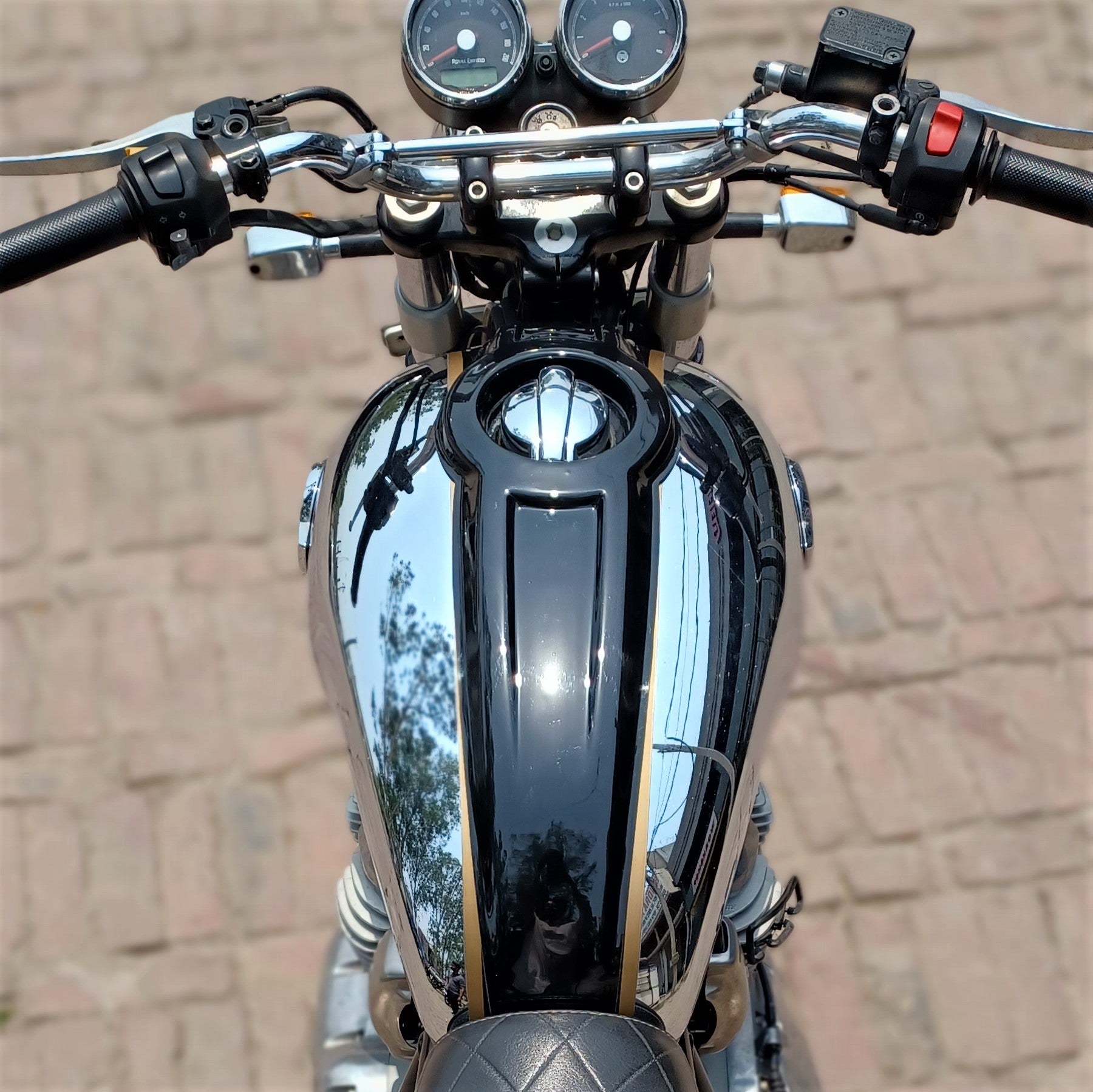 Royal Enfield Interceptor 650 Tank Protection | Best Tank Pad Cover | Tank Scratch Protection | Modified Looks | Saiga Parts Modification Accessories