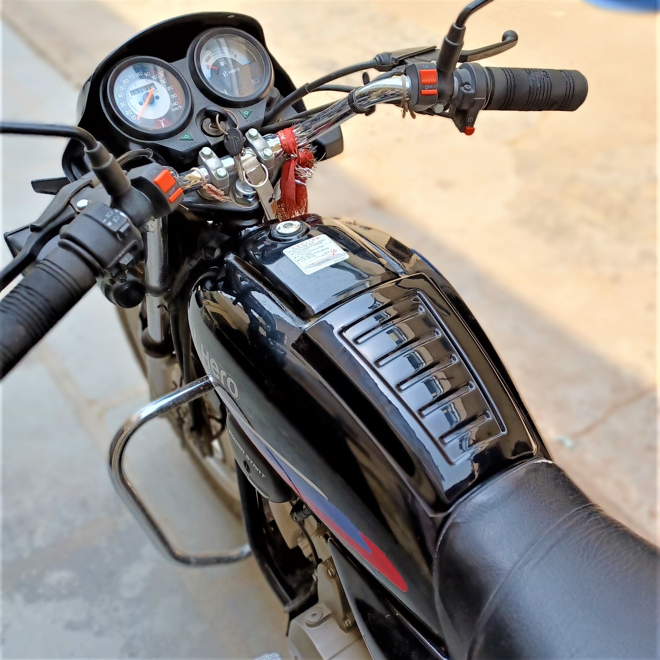 Hero splendor petrol tank cover hot sale