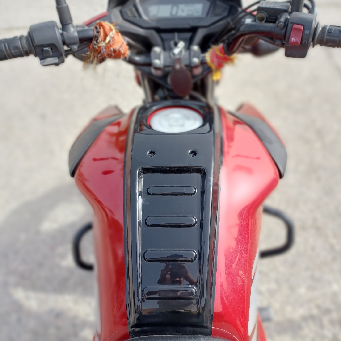 Honda SP125 Tank Protection | Best Tank Pad Cover | Tank Scratch Protection | Modified Looks | Saiga Parts Modification Accessories |