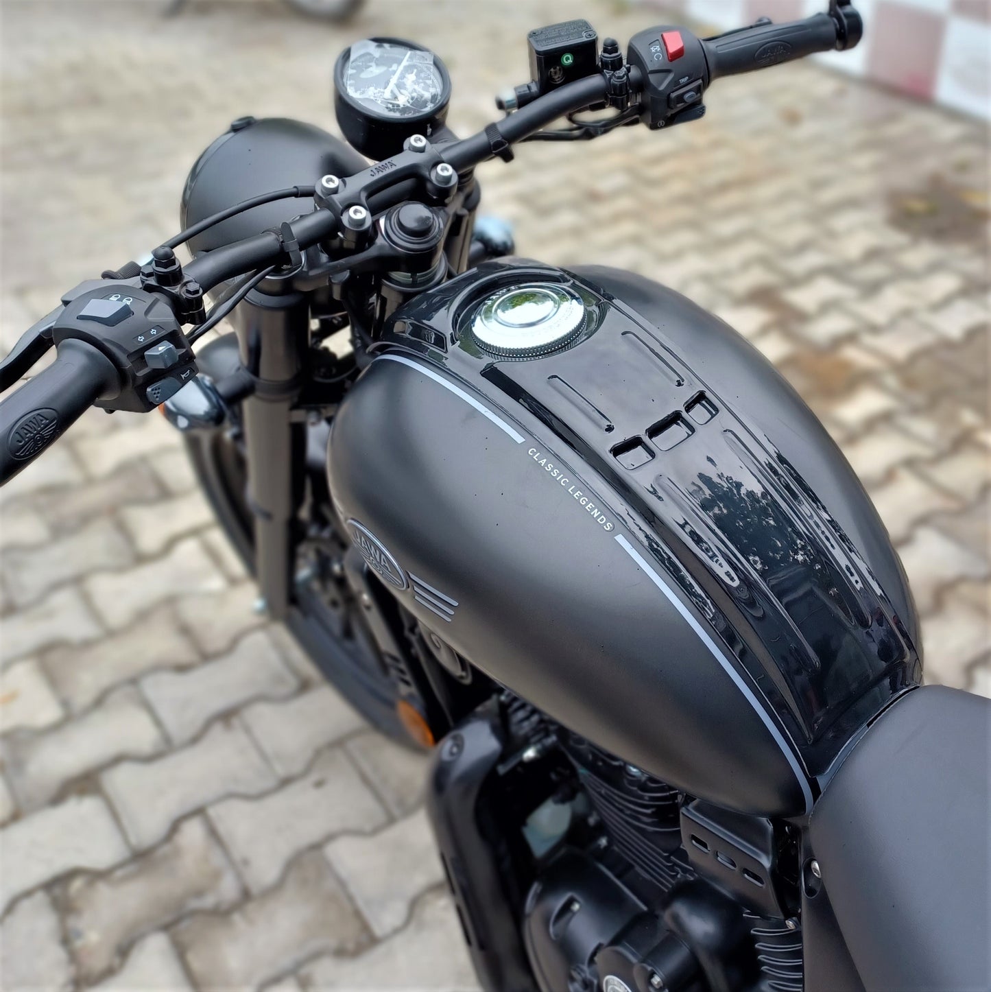 Jawa 42 Tank Protection | Best Tank Pad Cover | Tank Scratch Protection | Modified Looks | Saiga Parts Modification Accessories |