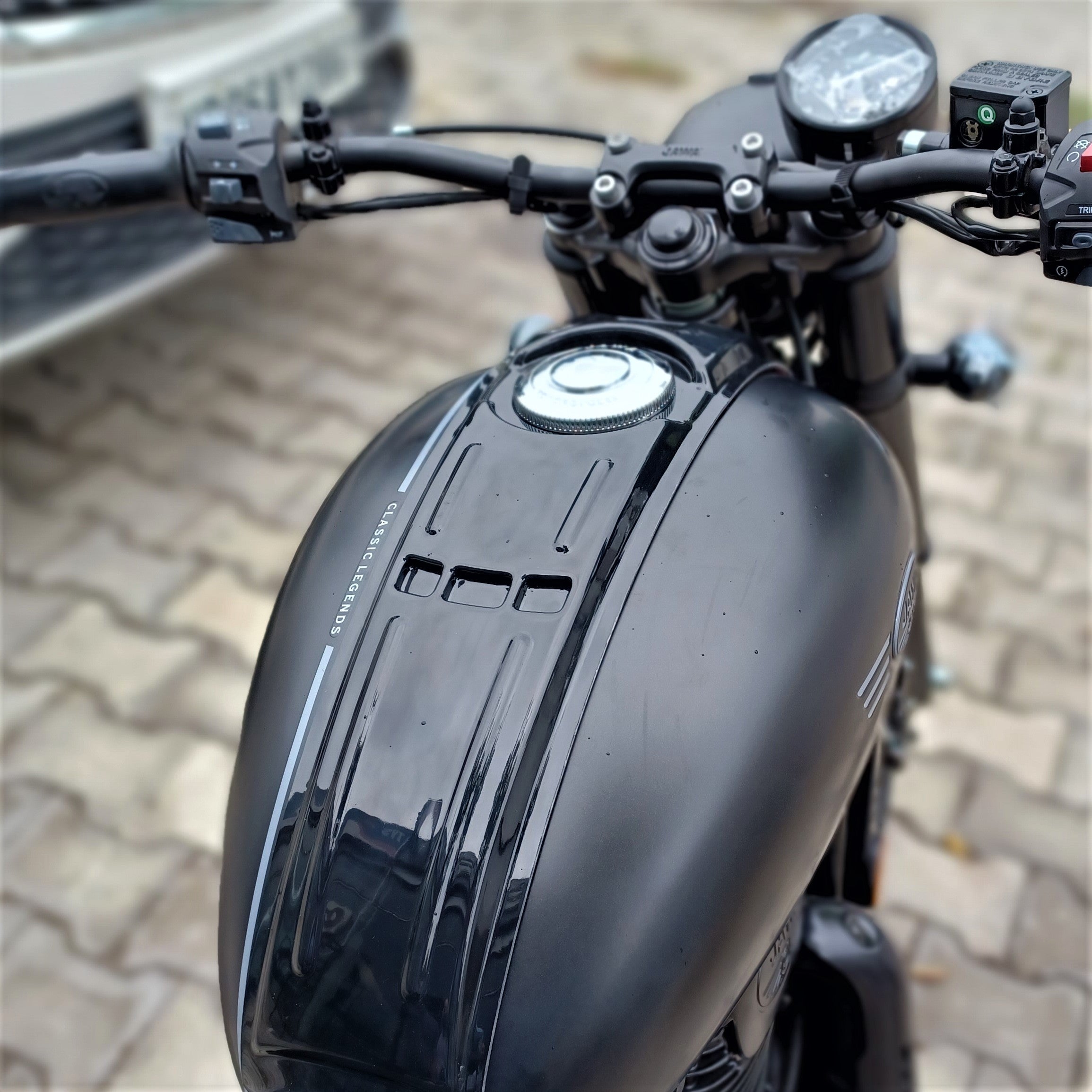 Jawa 42 deals tank cover