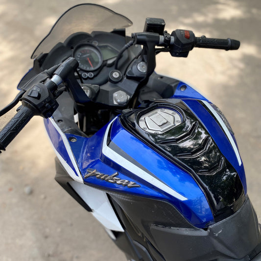 Bajaj Pulsar RS200 Tank Protection | Best Tank Pad Cover | Tank Scratch Protection | Modified Looks | Saiga Parts Modification Accessories |