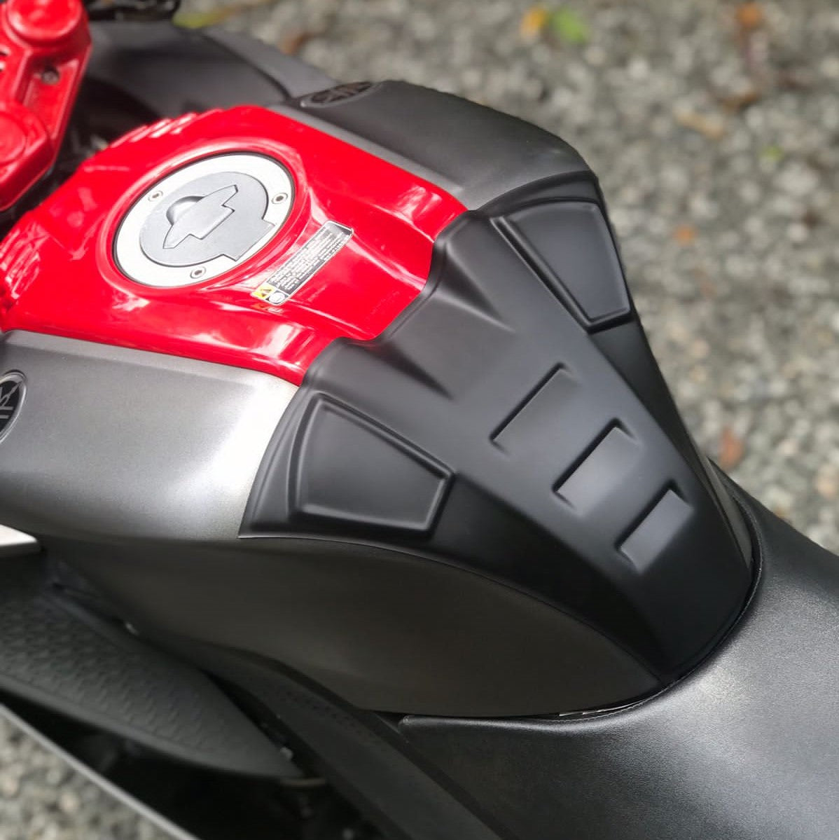 Yamaha R15 V3 Tank Protection | Best Tank Pad Cover | Tank Scratch Protection | Modified Looks | Saiga Parts Modification Accessories